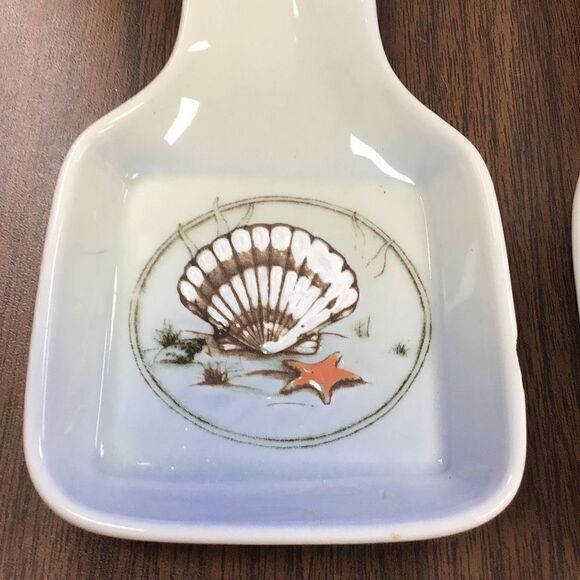 Pair of Otagiri Seashell, spoon rest one vintage with chip one more current perf - Picture 2 of 6